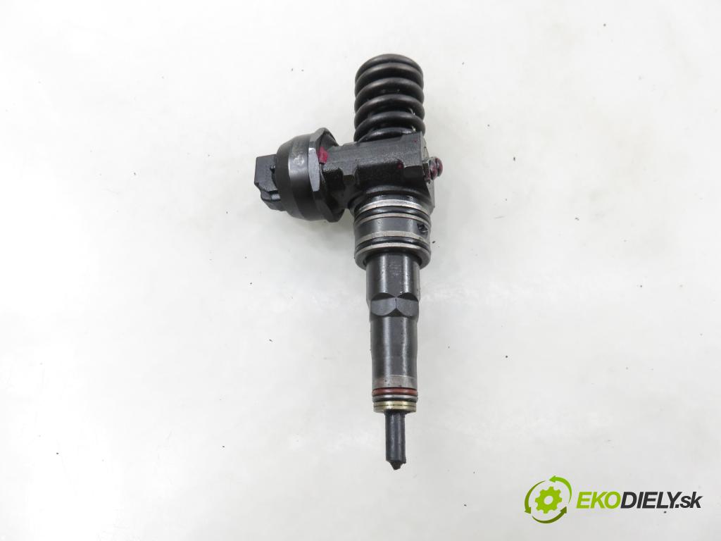 SKODA FABIA I Combi (6Y5) KOMBI 2007 74,00 1.9 TDI - AXR 1896,00 Vstrekovač 038130073AG (Vstrekovač paliva)