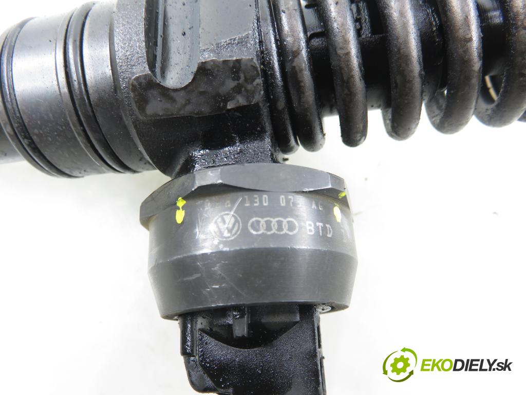 SKODA FABIA I Combi (6Y5) KOMBI 2007 74,00 1.9 TDI - AXR 1896,00 Vstrekovač 038130073AG (Vstrekovač paliva)