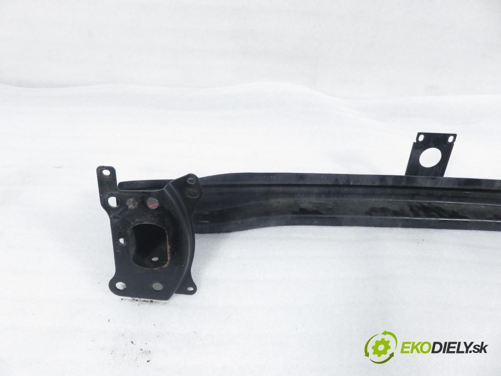 VW GOLF V (1K1) HB 2005 77,00 1.9 TDI - BXE 1896,00 Výstuha čelné 