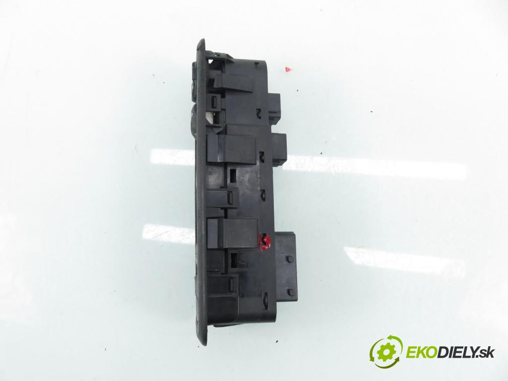 CITROEN C3 II (SC_) HB 2010 50,00 1.4 HDi 8V 70 - 8HZ (DV4TD) 1398,00 Panel ovládania okien 96652236XT
