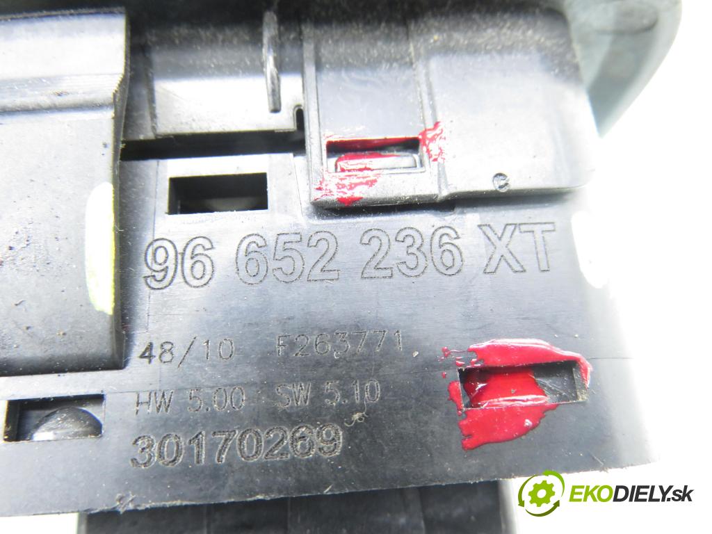 CITROEN C3 II (SC_) HB 2010 50,00 1.4 HDi 8V 70 - 8HZ (DV4TD) 1398,00 Panel ovládania okien 96652236XT