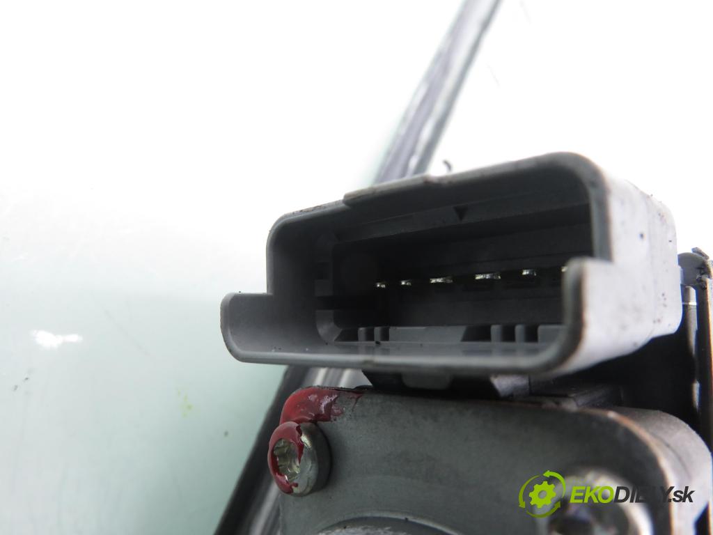 CITROEN C3 II (SC_) HB 2010 50,00 1.4 HDi 8V 70 - 8HZ (DV4TD) 1398,00 mechanismus oken 9683129680 ; 402217D