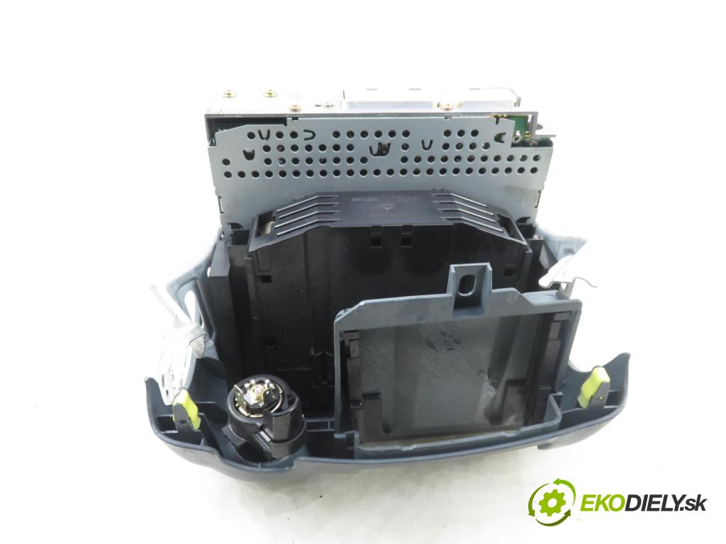 TOYOTA YARIS (_P1_) HB 2000 63,00 1.3 VVTi 86 - 2NZ-FE 1299,00 RADIO CD 8612052030