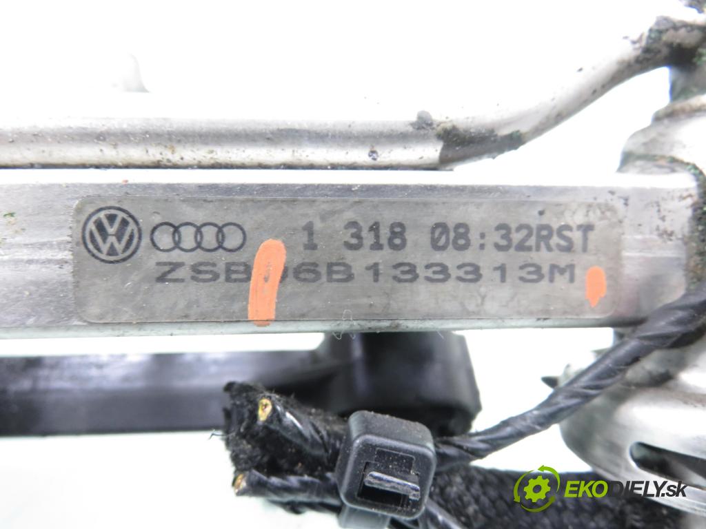 VW PASSAT B5.5 (3B3) SEDAN 2001 85,00 2 - AZM 1984,00 Lišta vstrekovacia 06B133313M (Vstrekovacia lišta)