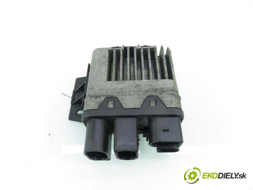 VW TRANSPORTER V Skrzynia (7HA, 7HH, 7EA, 7EH) FURGON 2004 77,00 1.9 TDI PD 105 - AXB 1896,00 Riadiaca jednotka 7H0959507