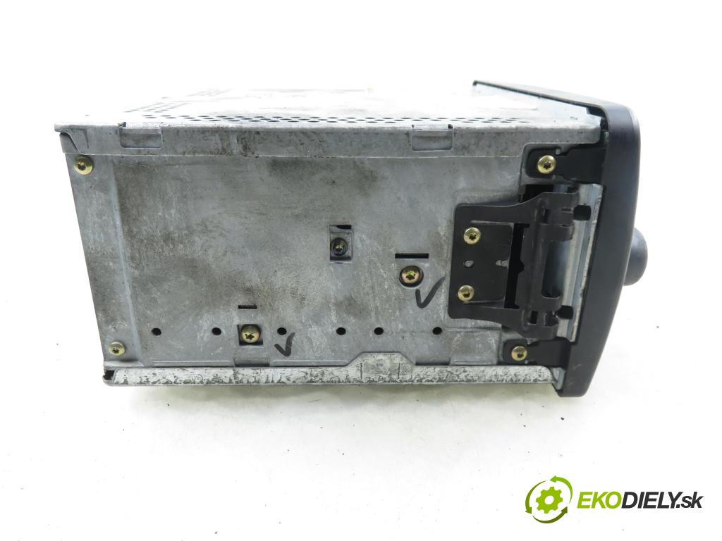 FORD FOCUS (DAW, DBW) HB 2000 96,00 2.0 16V - EDDF 1988,00 RADIO CD 98AP18C815AA