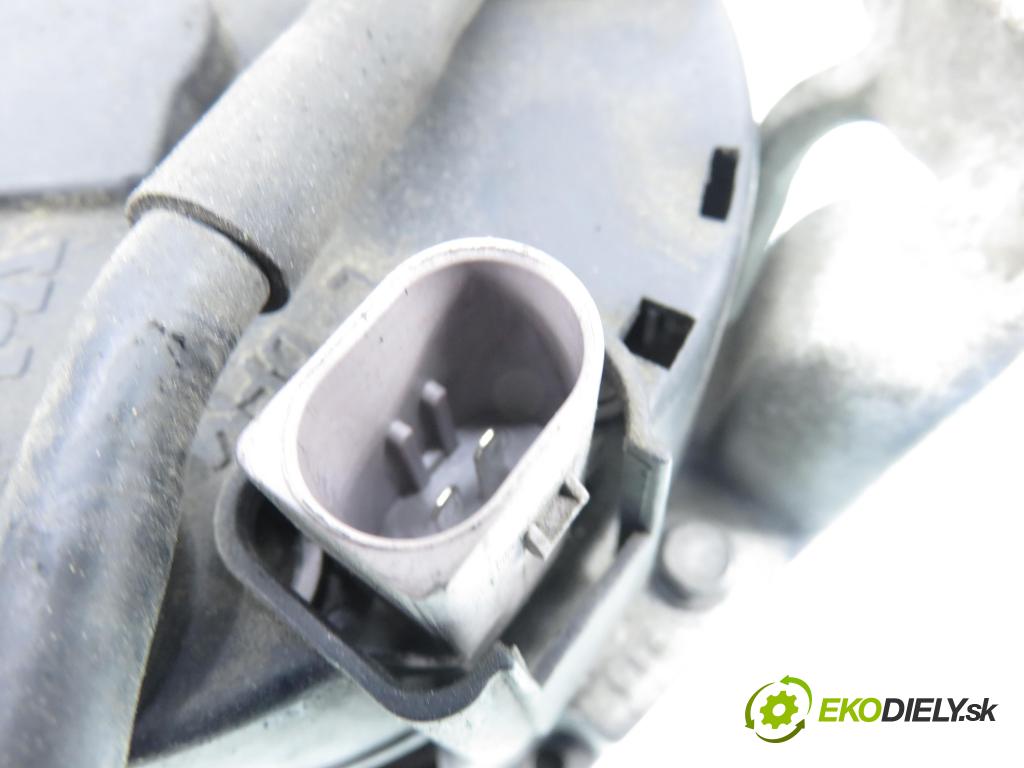 VW PASSAT B5.5 (3B3) SEDAN 2001 85,00 2 - AZM 1984,00 Alternátor 06B903016D (Alternátor)