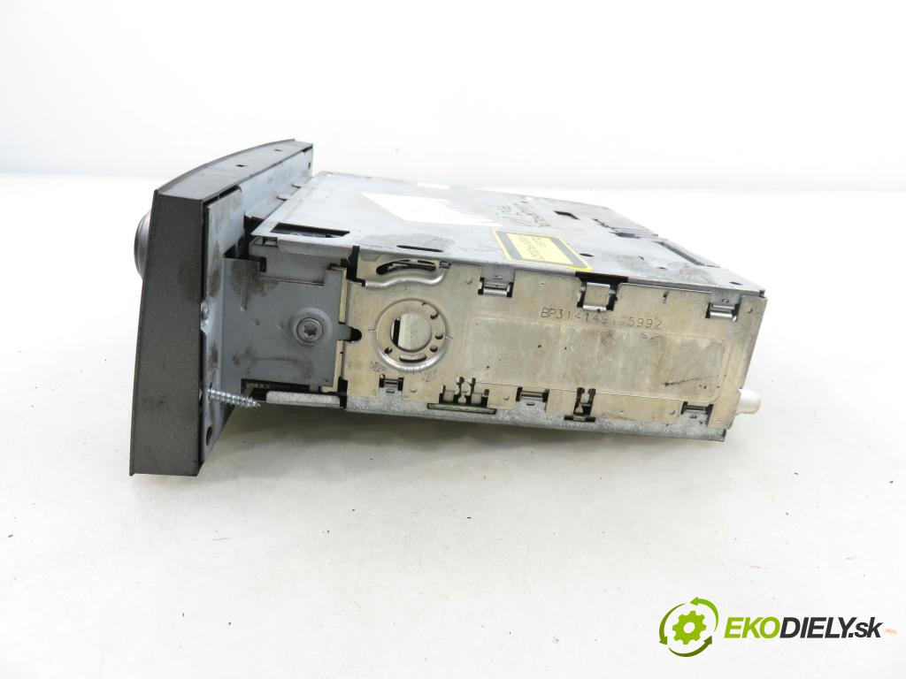 PEUGEOT 407 (6D_) SEDAN 2005 100,00 2.0 HDi 135 - RHR 1997,00 RADIO CD