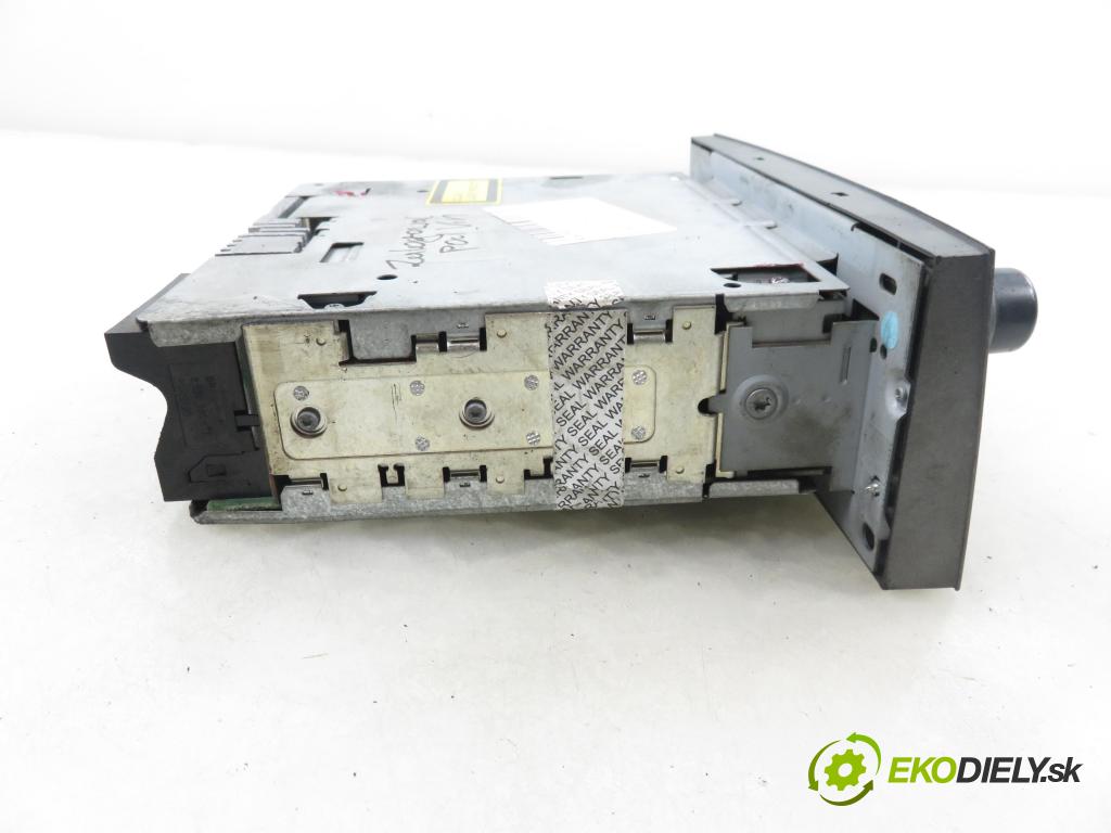 PEUGEOT 407 (6D_) SEDAN 2005 100,00 2.0 HDi 135 - RHR 1997,00 RADIO CD