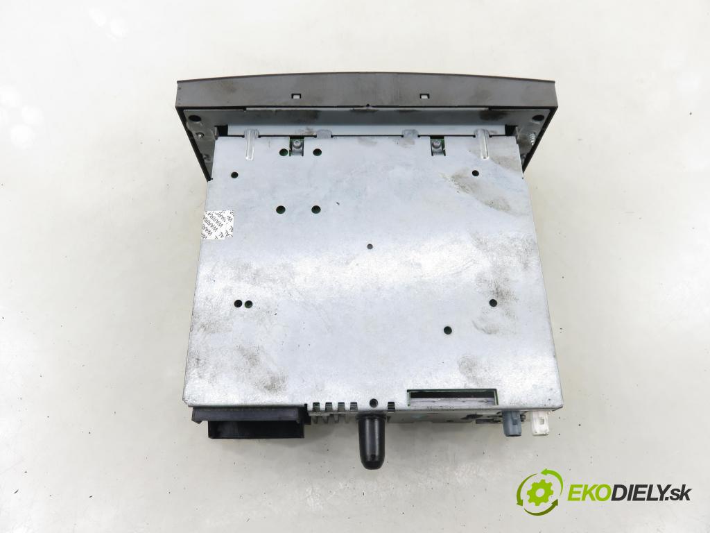 PEUGEOT 407 (6D_) SEDAN 2005 100,00 2.0 HDi 135 - RHR 1997,00 RADIO CD