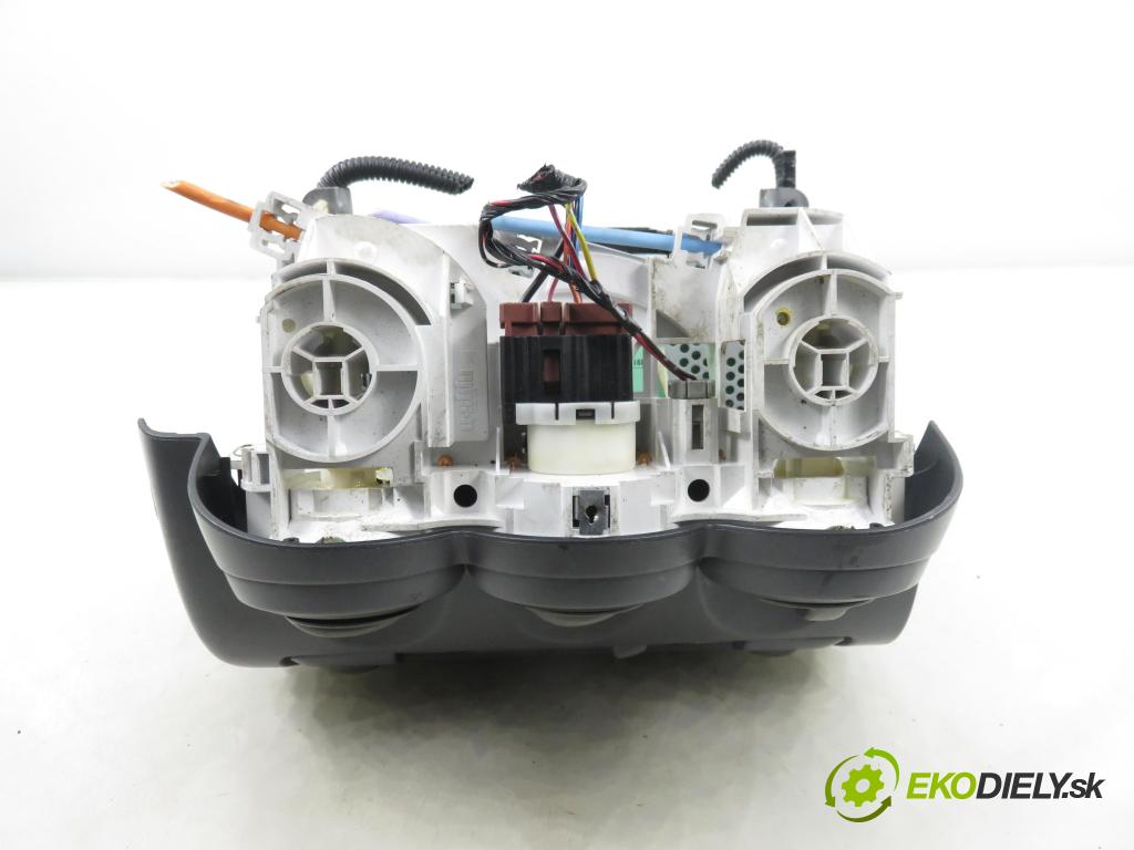 HONDA JAZZ II (GD_, GE3, GE2) HB 2003 61,00 1.3 (GD1) - L13A1 1339,00 RADIO CD 39175SAAG110M1