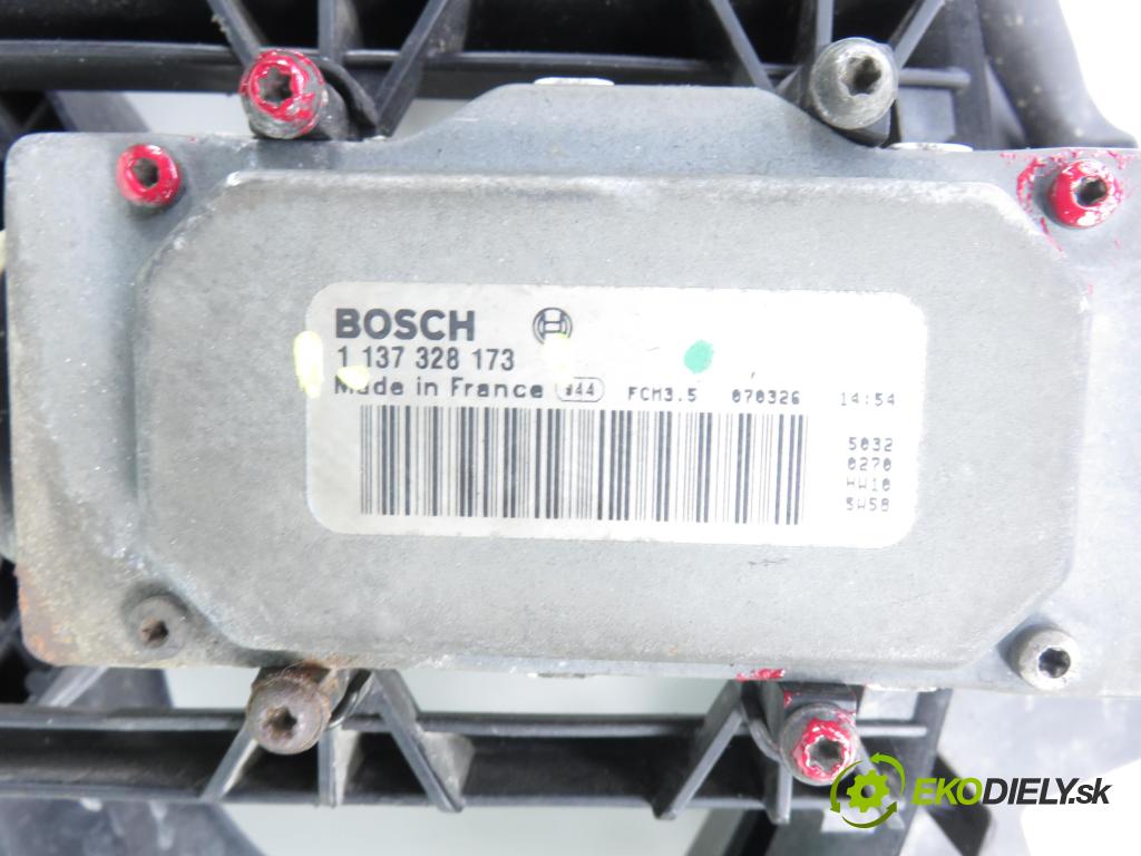 AUDI Q7 (4L) SUV 2007 171,00 3.0 TDI quattro - BUG 2967,00 ventilátor chladič PODNEBÍ / VODA 1137328173 ; 1137328172 ; 7L0121203F