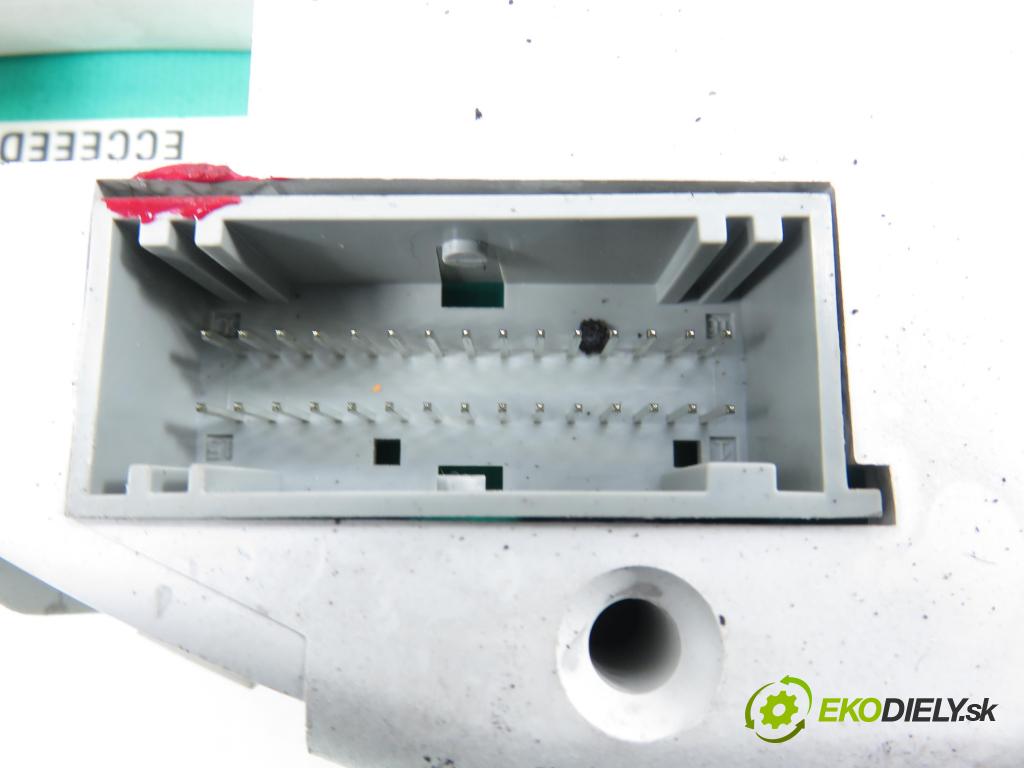 RENAULT SCENIC I (JA0/1_) MINIVAN 2002 0,00 1.6 - K4M 708 1598,00 Prístrojovka elektrický 8200071820