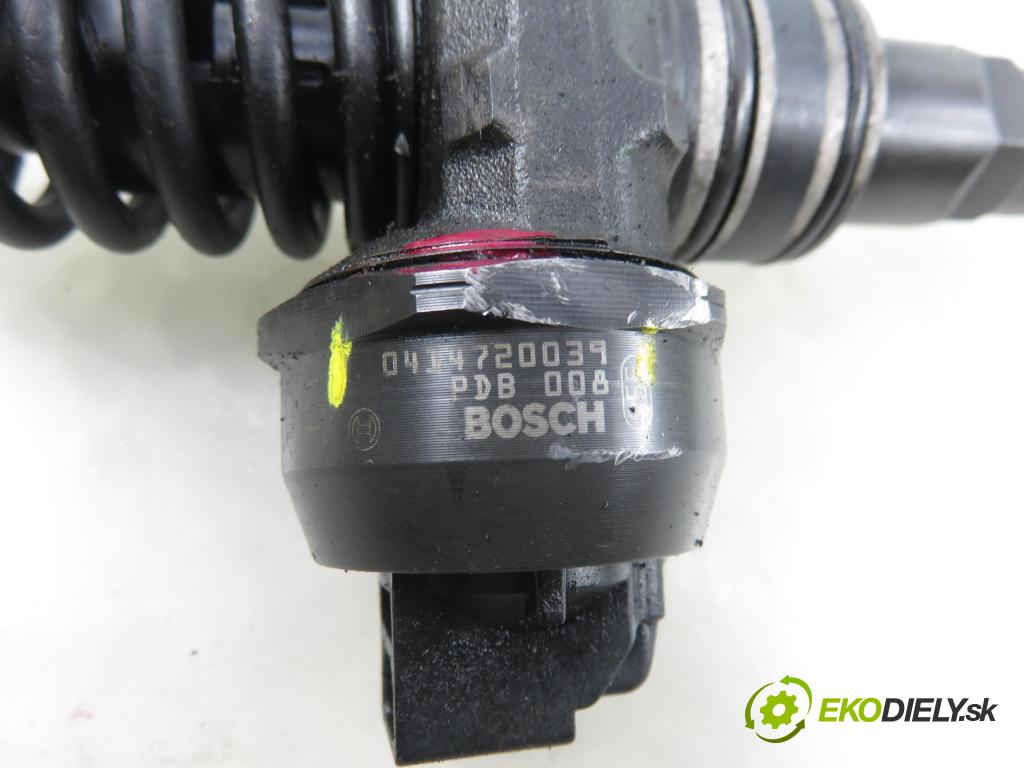 VW PASSAT B5 Variant (3B5) KOMBI 2000 85,00 1.9 TDI - AJM 1896,00 Vstrekovač 038130073AL ; 0414720039 (Vstrekovač paliva)