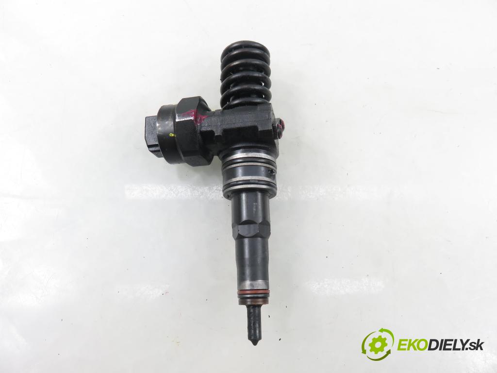 VW PASSAT B5 Variant (3B5) KOMBI 2000 85,00 1.9 TDI - AJM 1896,00 Vstrekovač 038130073F ; 0414720007 (Vstrekovač paliva)