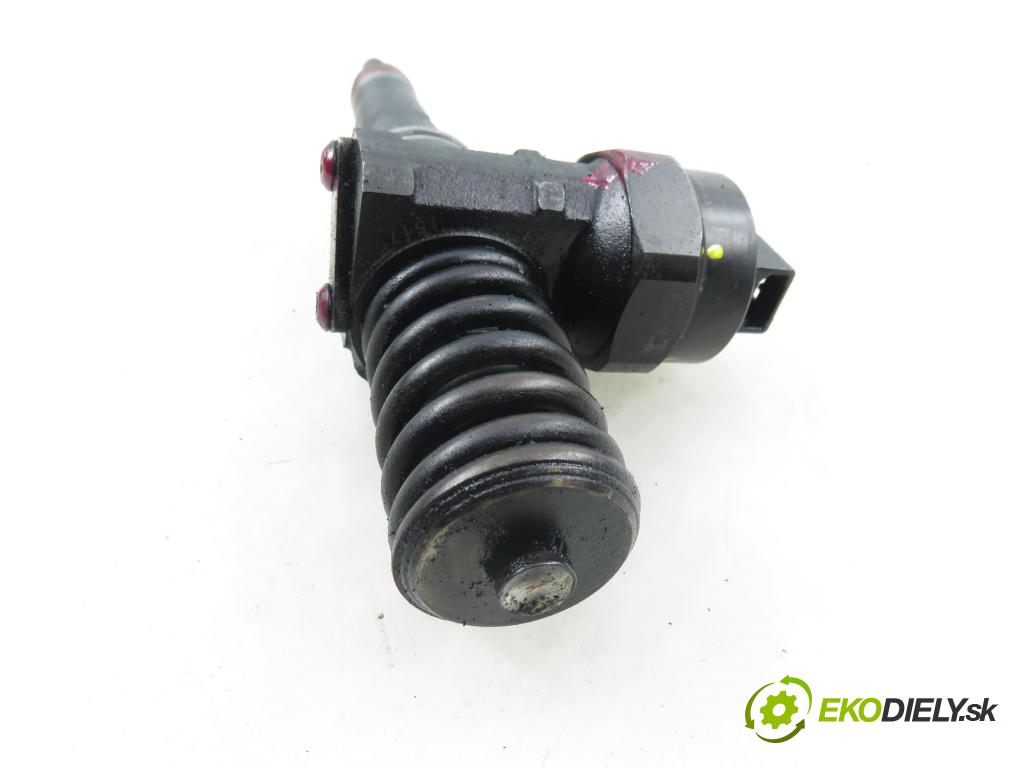 VW PASSAT B5 Variant (3B5) KOMBI 2000 85,00 1.9 TDI - AJM 1896,00 Vstrekovač 038130073F ; 0414720007 (Vstrekovač paliva)