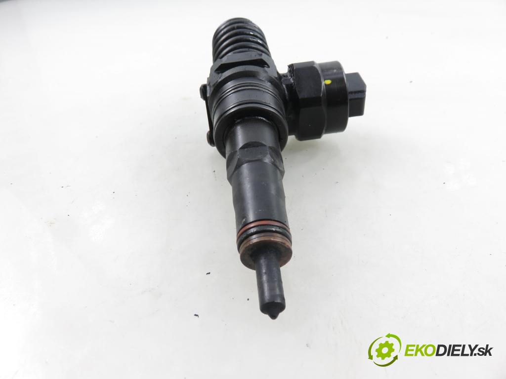 VW PASSAT B5 Variant (3B5) KOMBI 2000 85,00 1.9 TDI - AJM 1896,00 Vstrekovač 038130073F ; 0414720007 (Vstrekovač paliva)