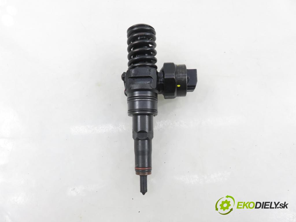 VW PASSAT B5 Variant (3B5) KOMBI 2000 85,00 1.9 TDI - AJM 1896,00 Vstrekovač 038130073F ; 0414720007 (Vstrekovač paliva)