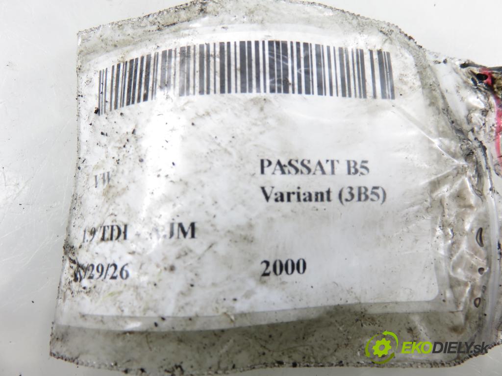 VW PASSAT B5 Variant (3B5) KOMBI 2000 85,00 1.9 TDI - AJM 1896,00 Vstrekovač 038130073F ; 0414720007 (Vstrekovač paliva)