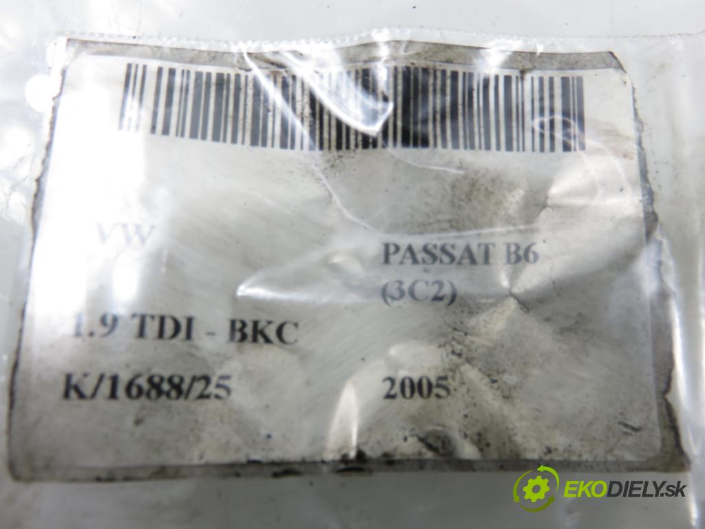 VW PASSAT B6 (3C2) SEDAN 2005 77,00 1.9 TDI PD 105 - BKC 1896,00 Vstrekovač 038130073AG ; 0414720215 (Vstrekovač paliva)