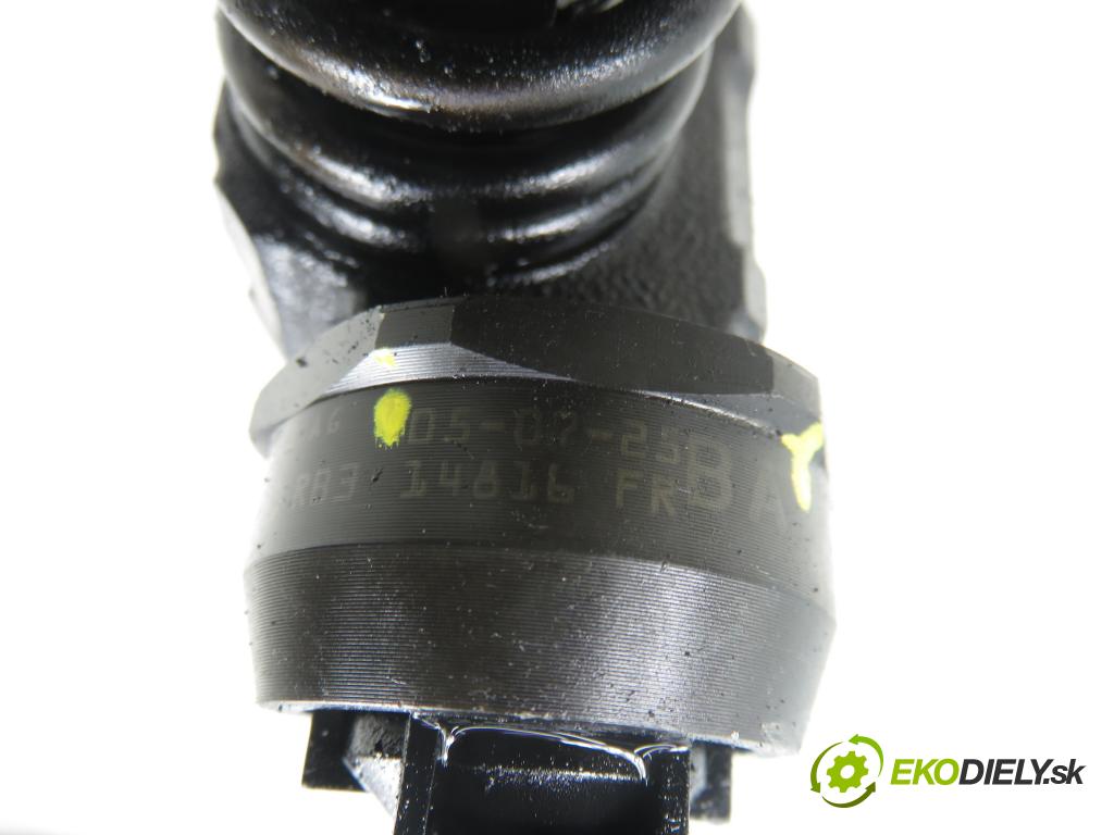 VW PASSAT B6 (3C2) SEDAN 2005 77,00 1.9 TDI PD 105 - BKC 1896,00 Vstrekovač 038130073AG ; 0414720215 (Vstrekovač paliva)