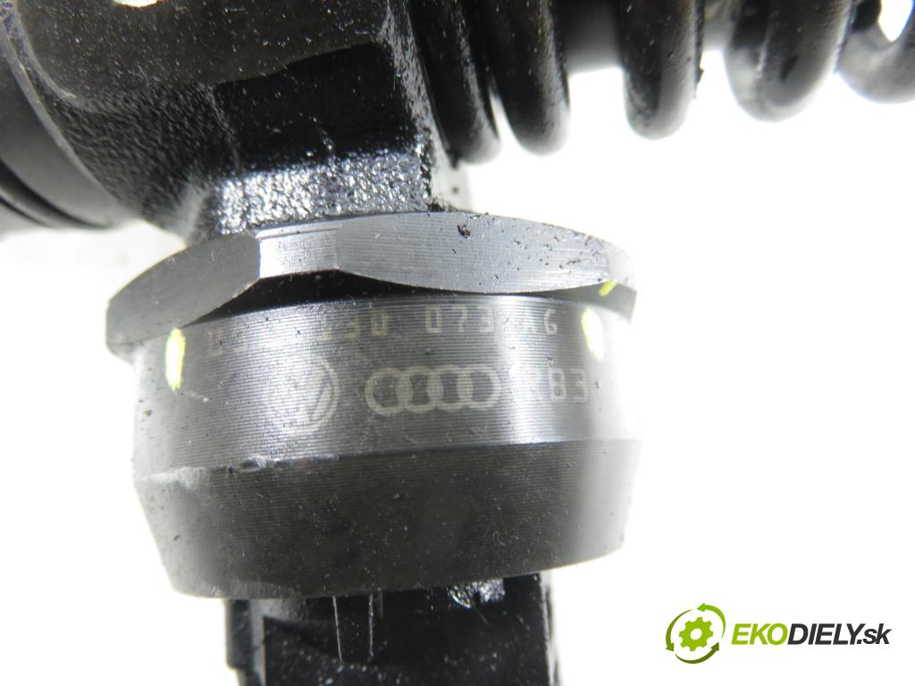 VW PASSAT B6 (3C2) SEDAN 2005 77,00 1.9 TDI PD 105 - BKC 1896,00 Vstrekovač 038130073AG ; 0414720215 (Vstrekovač paliva)