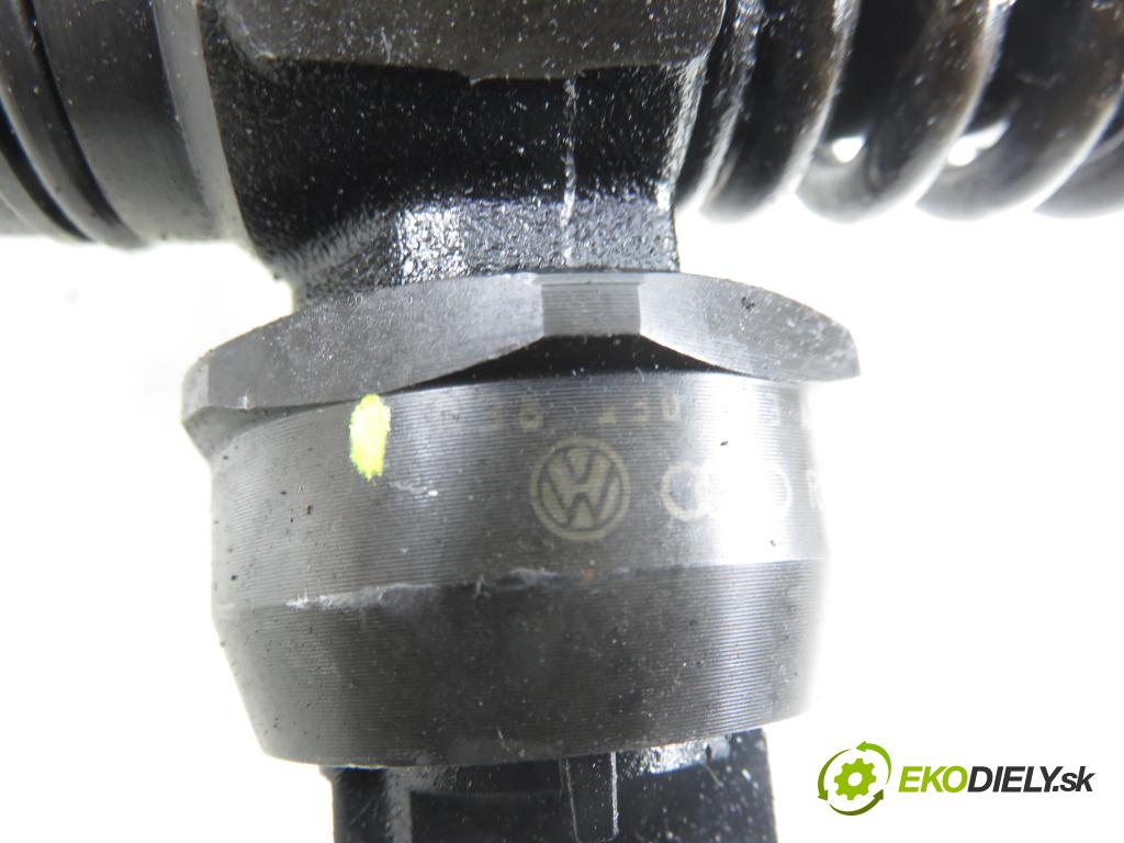 VW PASSAT B6 (3C2) SEDAN 2005 77,00 1.9 TDI PD 105 - BKC 1896,00 Vstrekovač 038130073AG ; 0414720215 (Vstrekovač paliva)