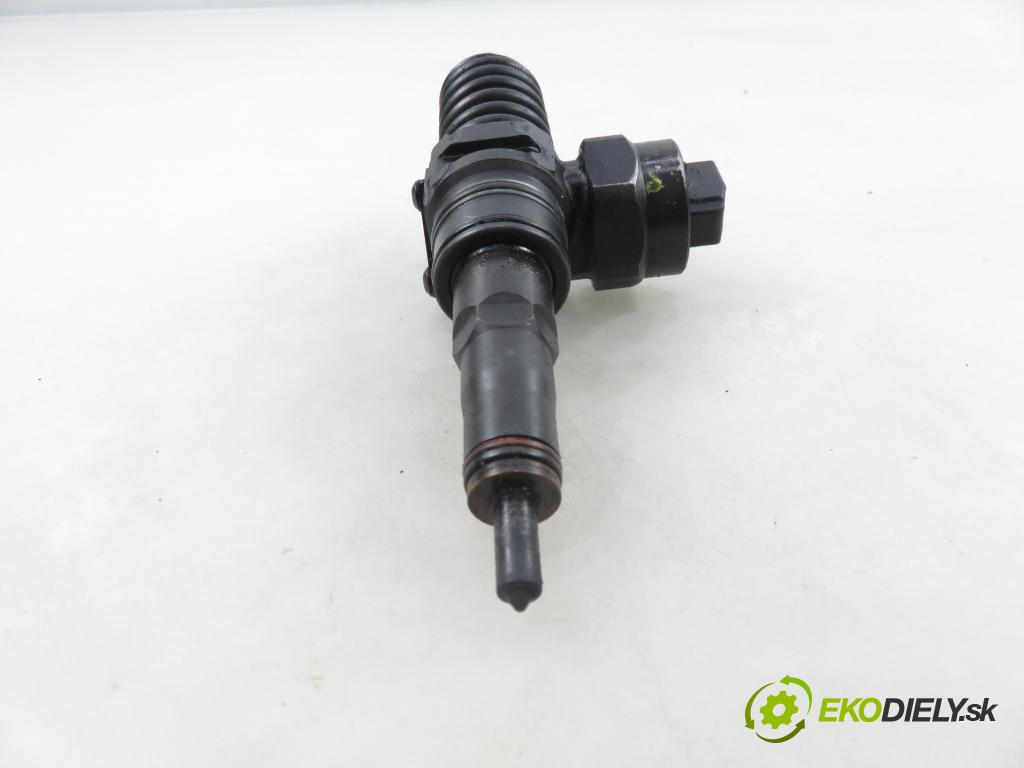 VW PASSAT B5 Variant (3B5) KOMBI 2000 85,00 1.9 TDI - AJM 1896,00 Vstrekovač 038130073F ; 0414720007 (Vstrekovač paliva)