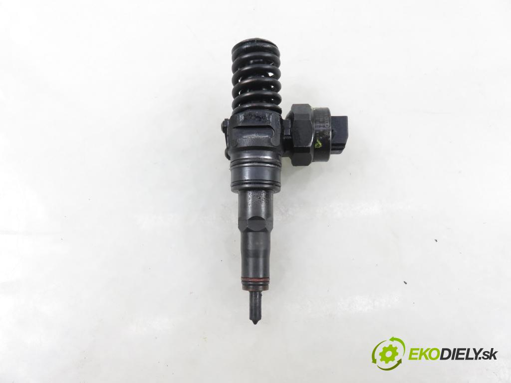 VW PASSAT B5 Variant (3B5) KOMBI 2000 85,00 1.9 TDI - AJM 1896,00 Vstrekovač 038130073F ; 0414720007 (Vstrekovač paliva)