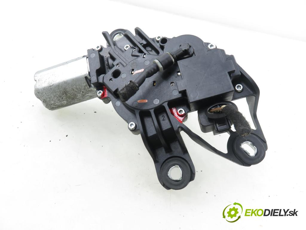 VW GOLF V (1K1) HB 2005 77,00 1.9 TDI - BXE 1896,00 Motorček stierače zadné 0390201800