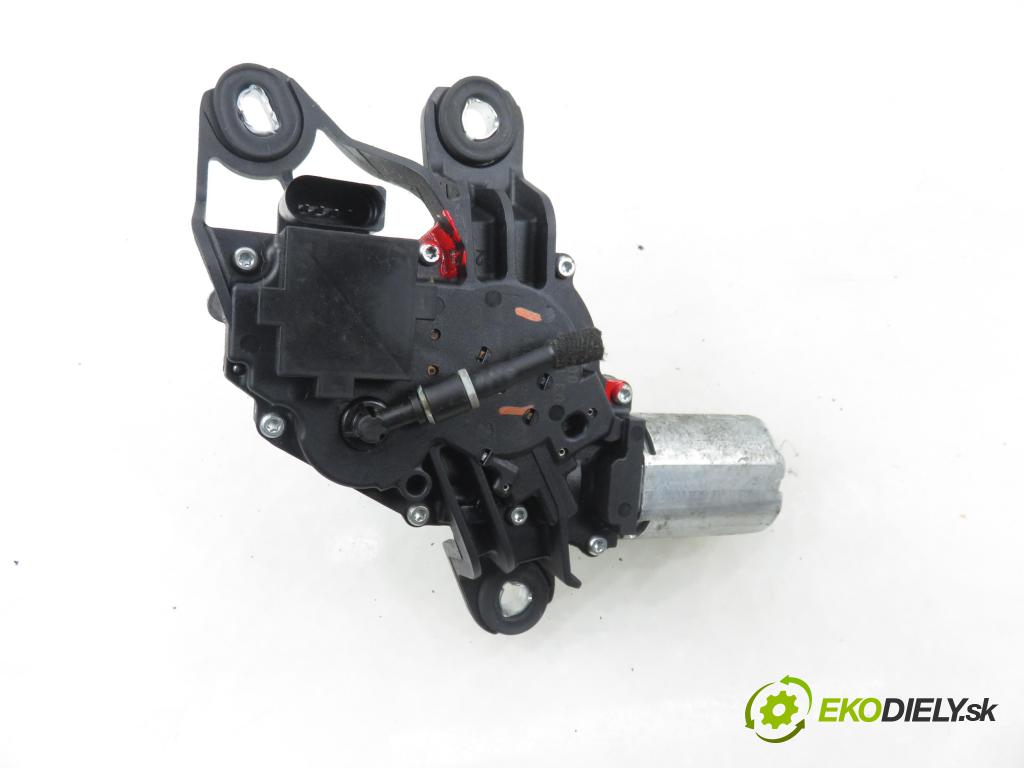 VW GOLF V (1K1) HB 2005 77,00 1.9 TDI - BXE 1896,00 Motorček stierače zadné 0390201800