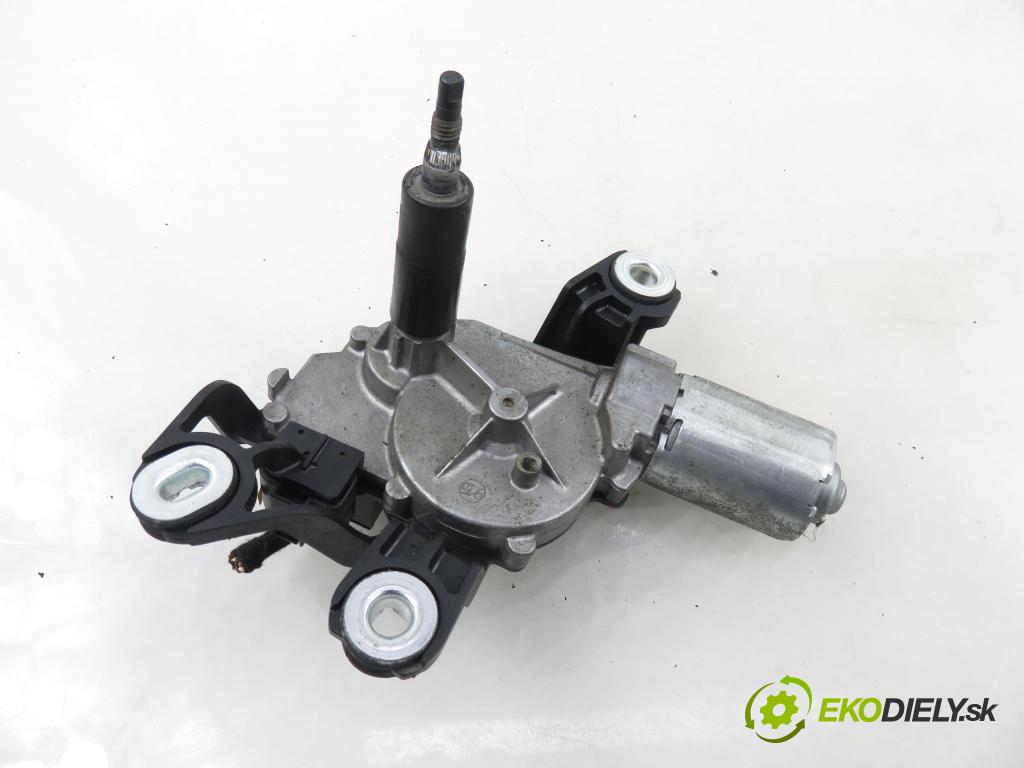 VW GOLF V (1K1) HB 2005 77,00 1.9 TDI - BXE 1896,00 Motorček stierače zadné 0390201800