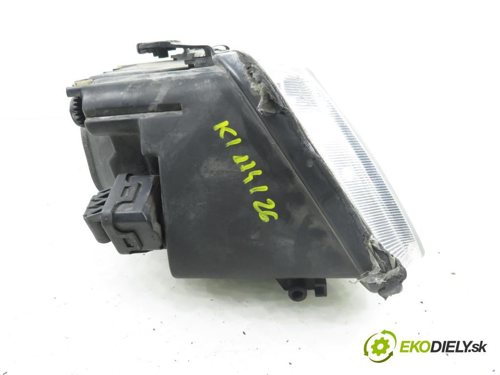 AUDI A3 (8L1) HB 2002 74,00 1.9 TDI - AXR 1896,00 světlo LP