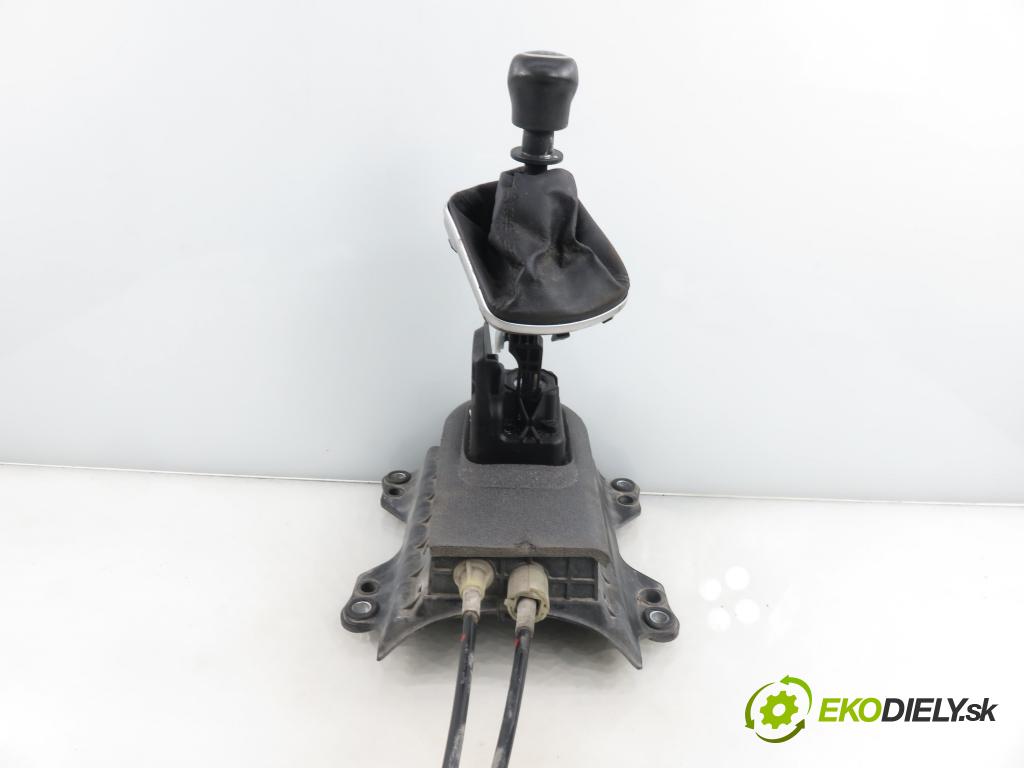 FIAT GRANDE PUNTO (199_) HB 2005 57,00 1.4 - 350 A1.000 1368,00 ZVEDÁK: 553485470