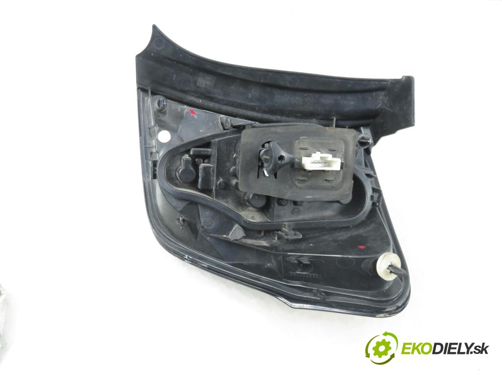 CITROEN C3 II (SC_) HB 2010 50,00 1.4 HDi 8V 70 - 8HZ (DV4TD) 1398,00 Svetlo ľavé zadné