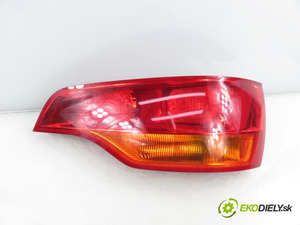 AUDI Q7 (4L) SUV 2007 171,00 3.0 TDI quattro - BUG 2967,00 Svetlo pravé zadné kufor 4L0945094 ; 027330202
