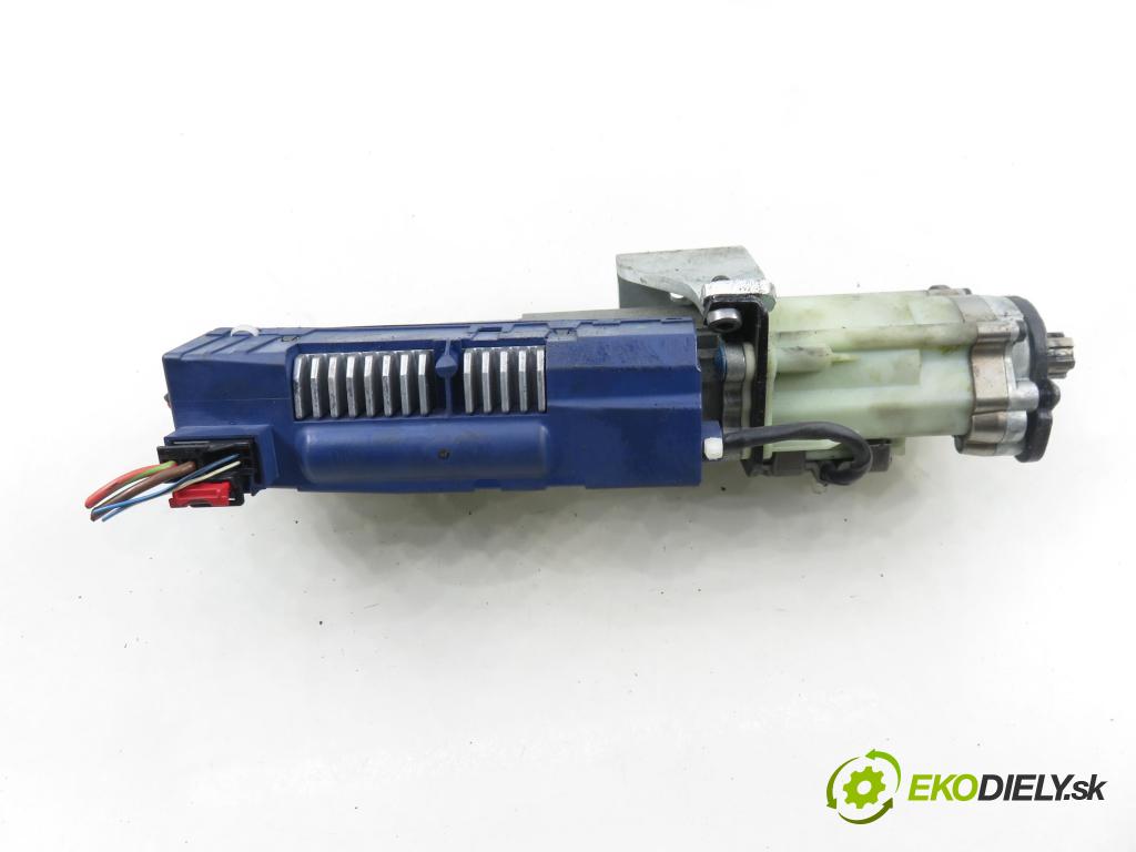 AUDI Q7 (4L) SUV 2007 171,00 3.0 TDI quattro - BUG 2967,00 hyd. píst zámku dveří 4L0910946