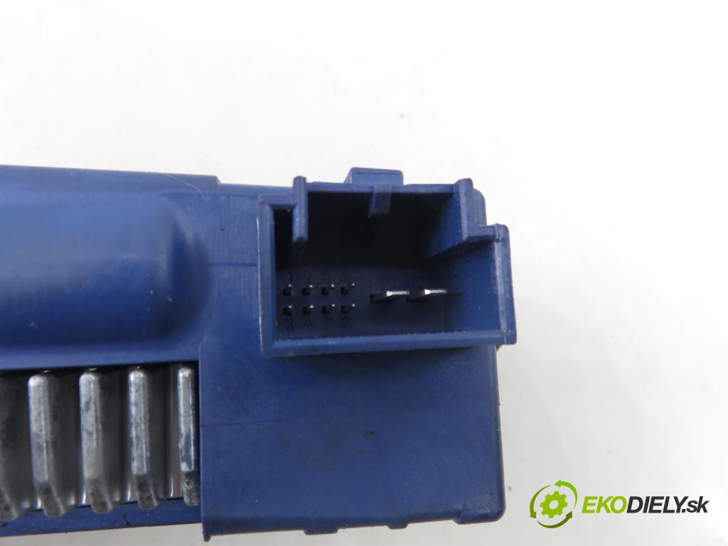 AUDI Q7 (4L) SUV 2007 171,00 3.0 TDI quattro - BUG 2967,00 hyd. píst zámku dveří 4L0910946