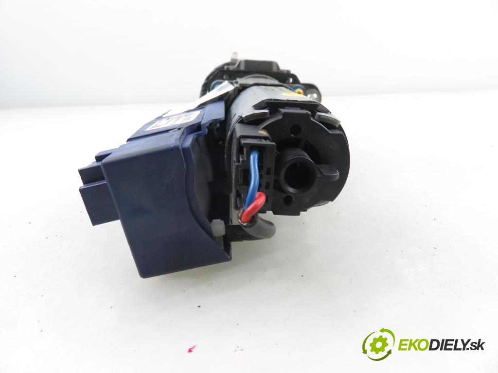 AUDI Q7 (4L) SUV 2007 171,00 3.0 TDI quattro - BUG 2967,00 hyd. píst zámku dveří 4L0910946