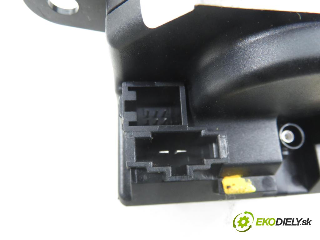 AUDI Q7 (4L) SUV 2007 171,00 3.0 TDI quattro - BUG 2967,00 spinačka 4F0909131E ; 4F0910131E (Spínacia skrinka)