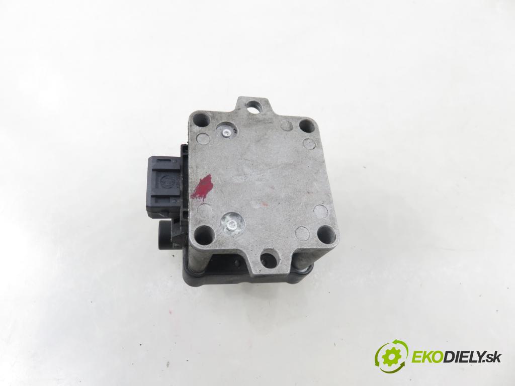 VW PASSAT B3/B4 Variant (3A5, 35I) KOMBI 1994 74,00 1.6 - AEK 1595,00 Cievka zapaľovacia