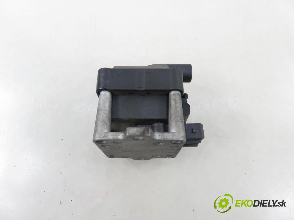 VW PASSAT B3/B4 Variant (3A5, 35I) KOMBI 1994 74,00 1.6 - AEK 1595,00 Cievka zapaľovacia