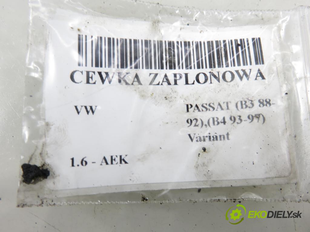 VW PASSAT B3/B4 Variant (3A5, 35I) KOMBI 1994 74,00 1.6 - AEK 1595,00 Cievka zapaľovacia