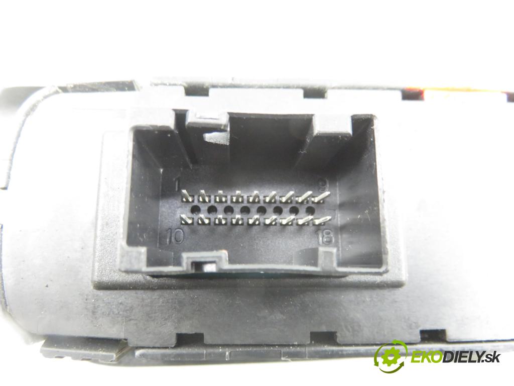 FIAT STILO (192_) HB 2004 76,00 1.6 16V 103 - 182 B6.000 1596,00 Panel ovládania okien B569