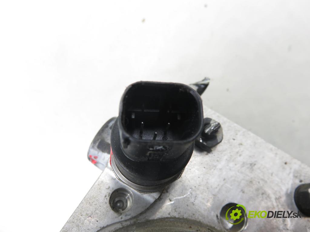 VW PASSAT B5.5 (3B3) SEDAN 2001 85,00 2 - AZM 1984,00 Pumpa ABS 0265950056 (Pumpa ABS)