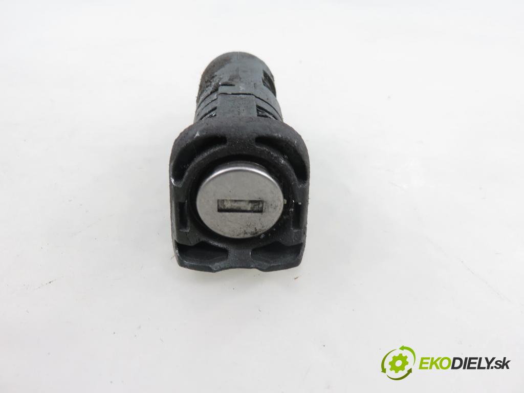 FIAT STILO (192_) HB 2004 76,00 1.6 16V 103 - 182 B6.000 1596,00 spinačka / zámky 00467601520