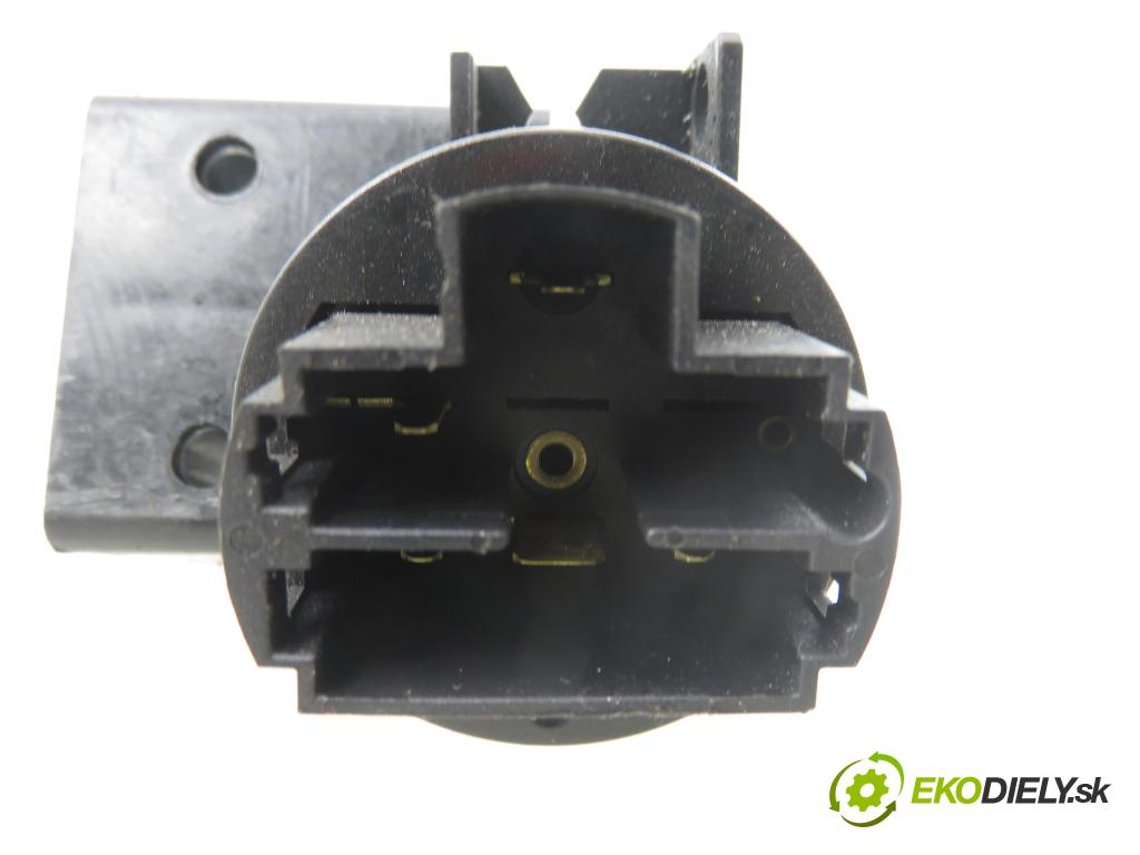 FIAT STILO (192_) HB 2004 76,00 1.6 16V 103 - 182 B6.000 1596,00 spinačka / zámky 00467601520