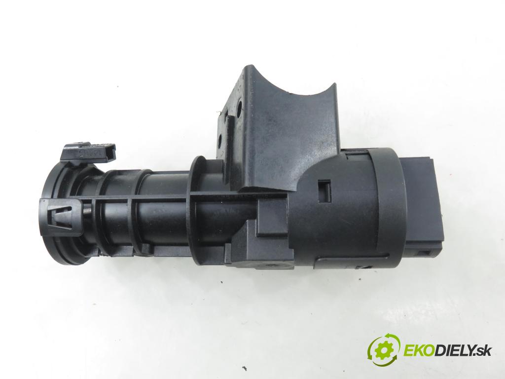 FIAT STILO (192_) HB 2004 76,00 1.6 16V 103 - 182 B6.000 1596,00 spinačka / zámky 00467601520