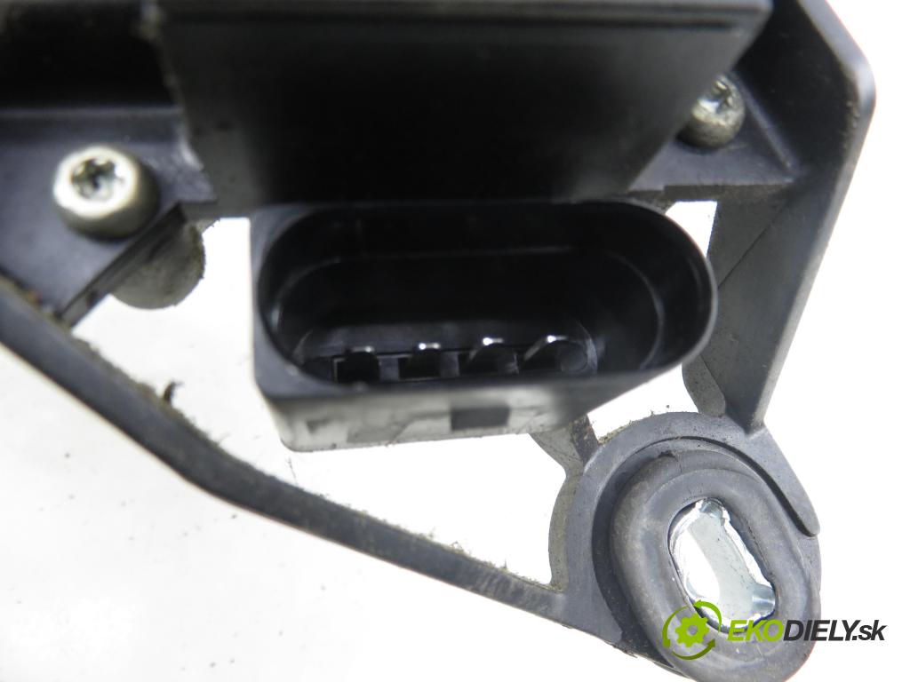 VW TOURAN (1T1, 1T2) MINIVAN 2005 103,00 2.0 TDI 16V 140 - BKD 1968,00 motorek stěrače ZADNÍ: 0390201598 ; 1T0955711C