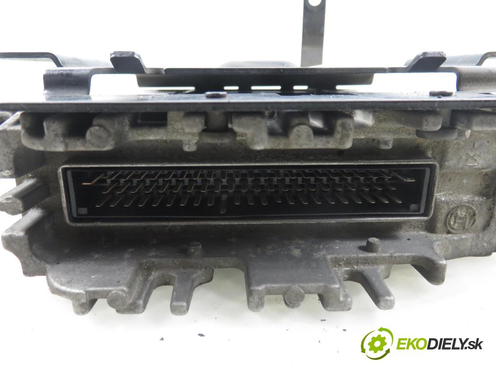 RENAULT CLIO II (BB_, CB_) HB 2002 59,00 1.9 dTi (B/CB0U) - F9Q 780 1870,00 řídící jednotka motora 7700110649 ; 0281001878